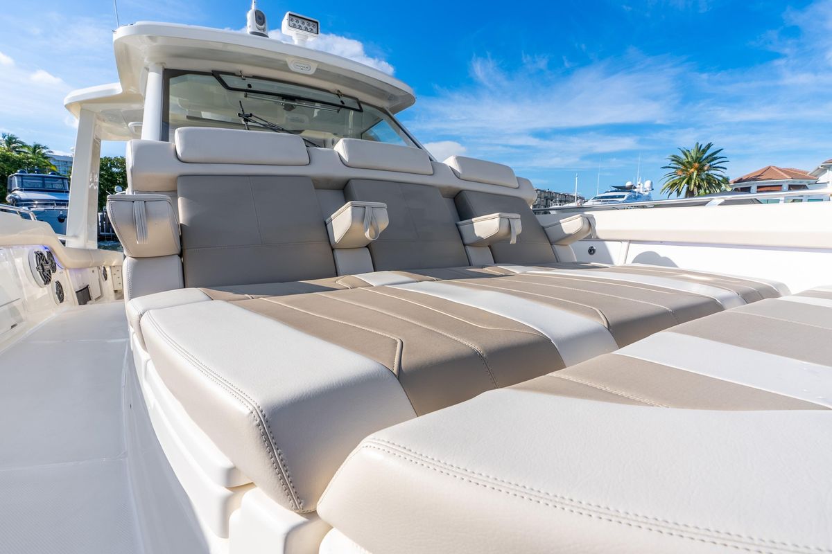 2024 Boston Whaler 42 