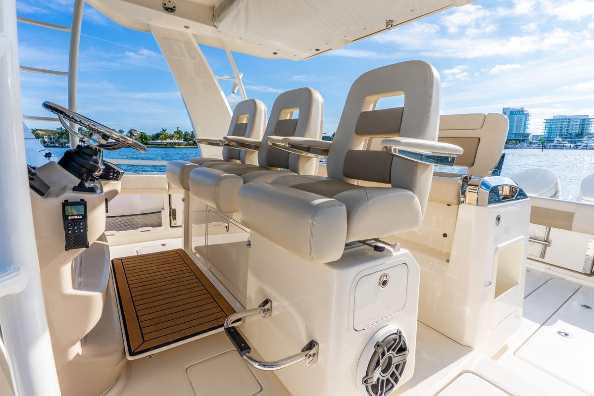 2024 Boston Whaler 42 