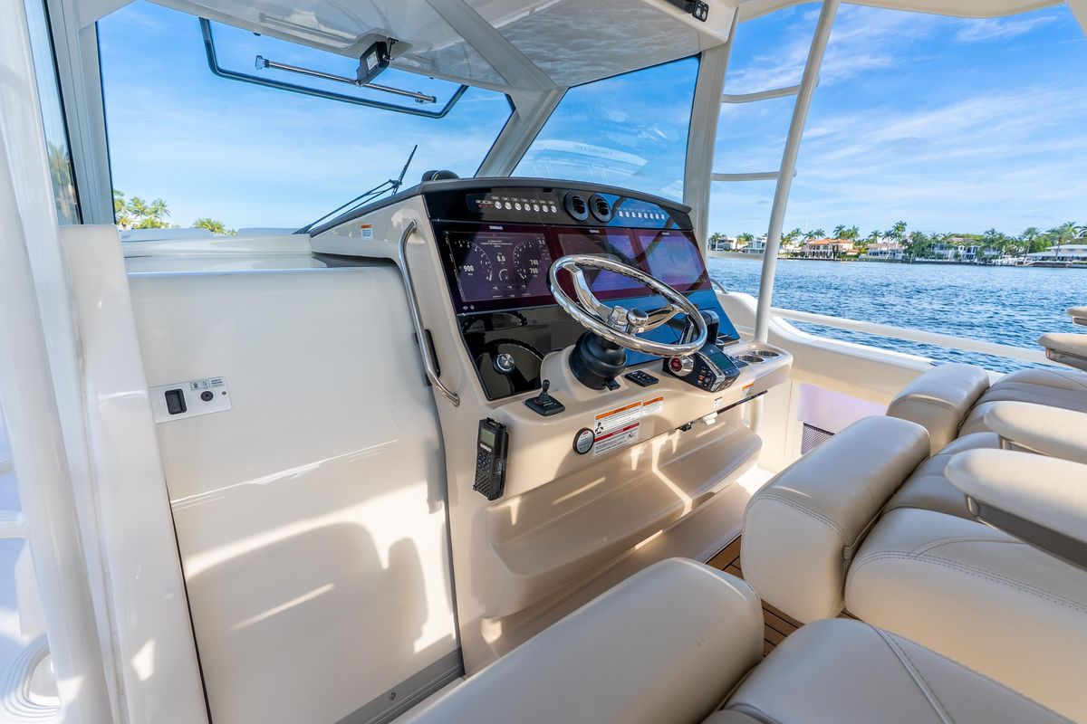 2024 Boston Whaler 42 