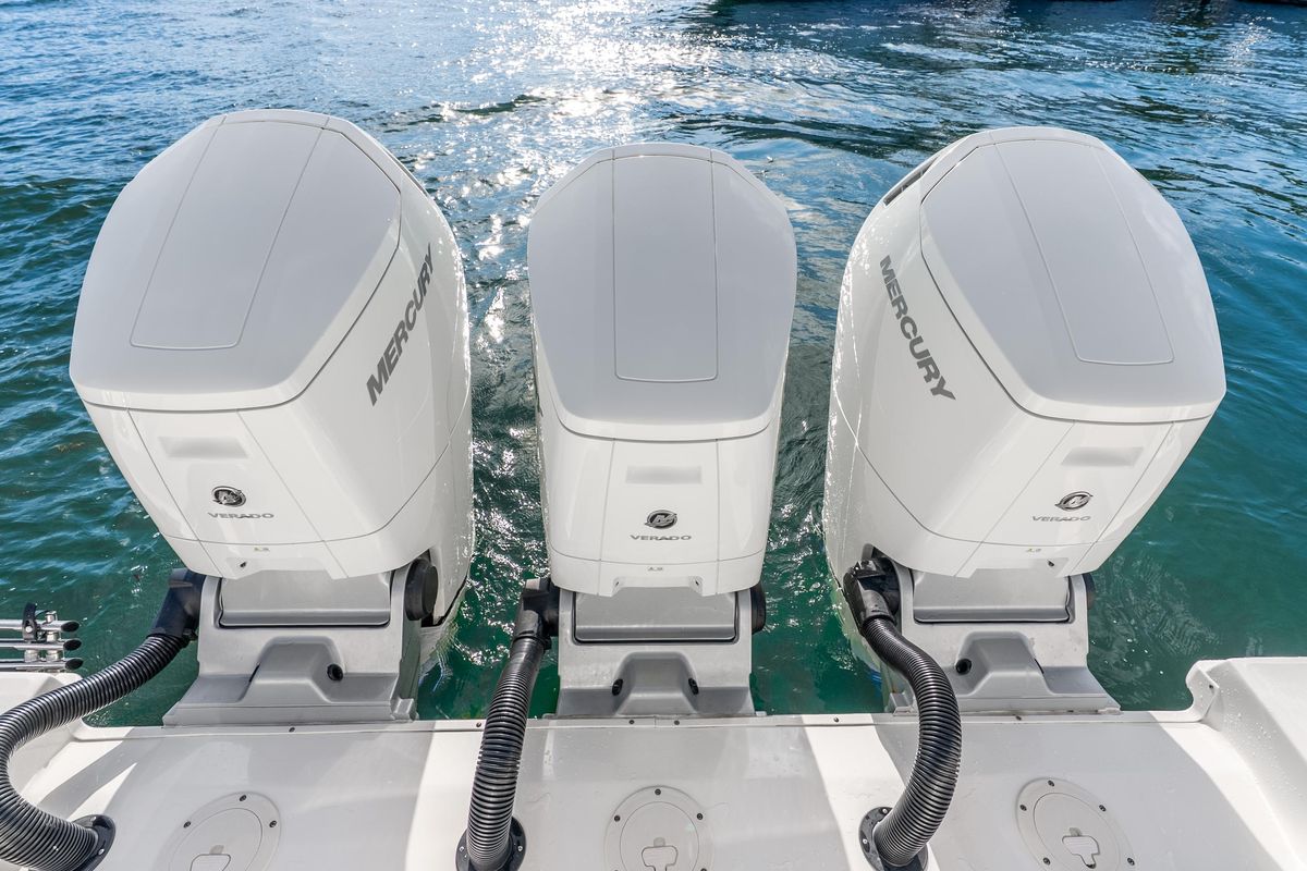 2024 Boston Whaler 42 