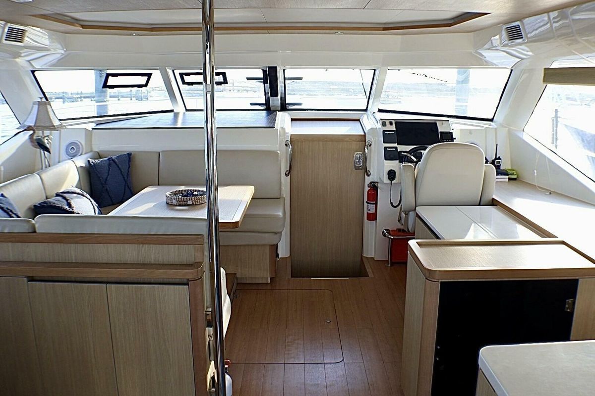 2018 Aquila 44 
