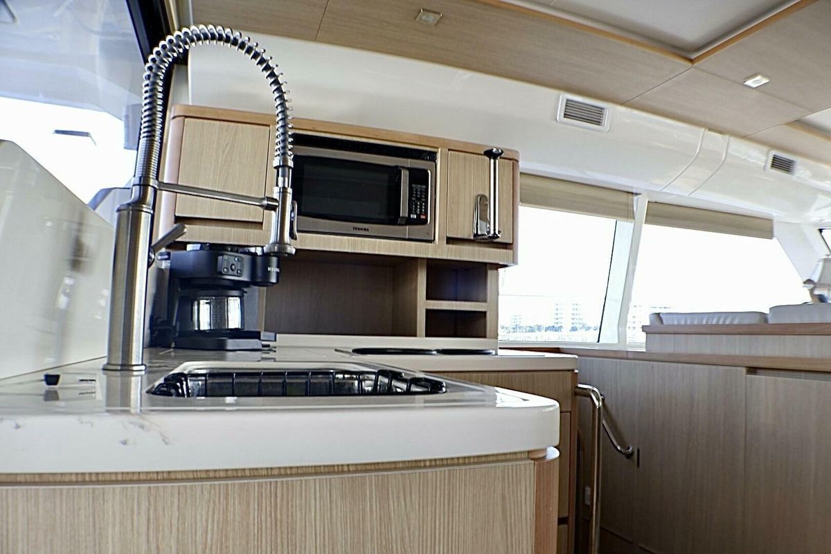 2018 Aquila 44 
