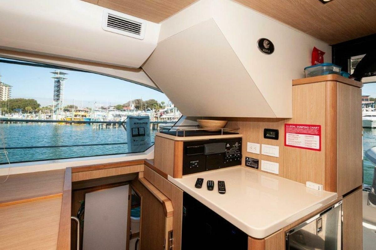2018 Aquila 44 