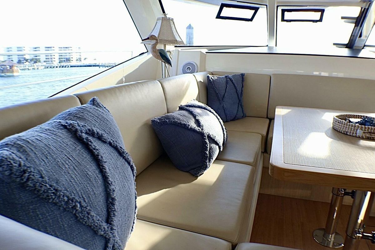2018 Aquila 44 