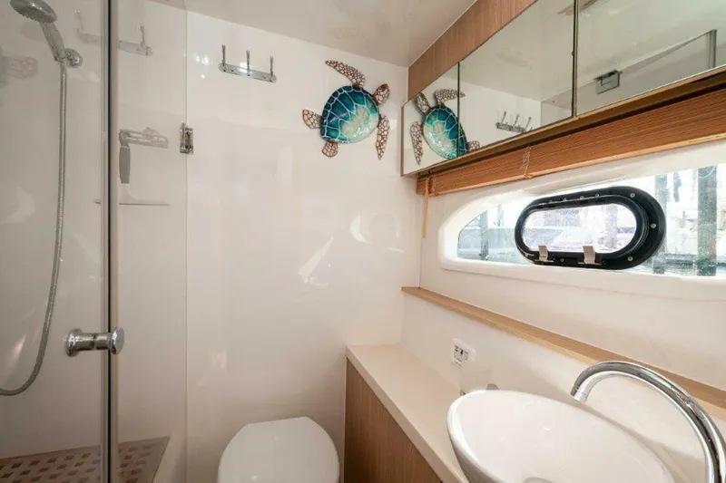 Mimi's Oasis Yacht Photos Pics 2018 Aquila 44 Catamaran- VIP (Port) Head