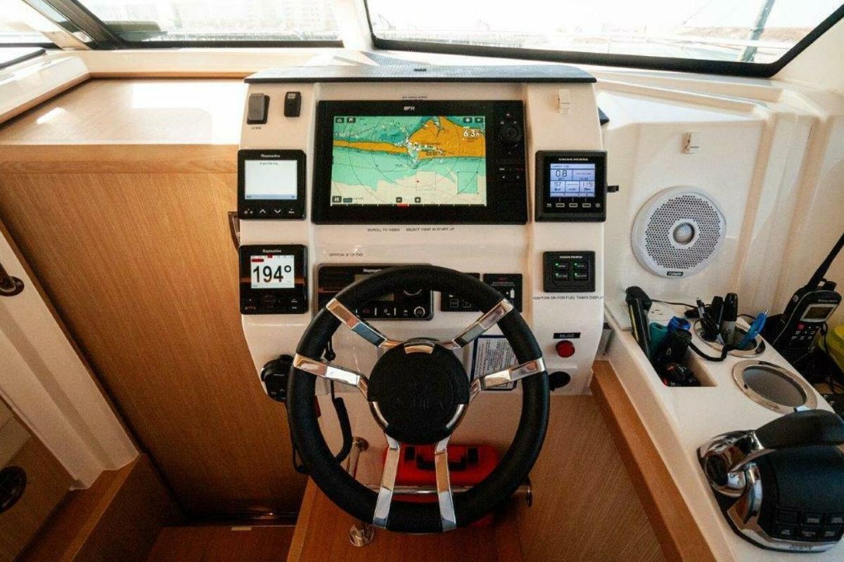 2018 Aquila 44 