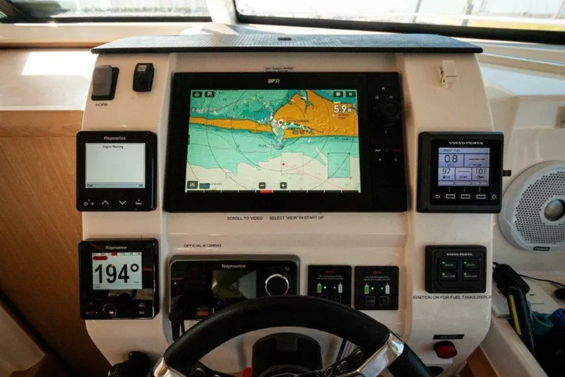 Mimi's Oasis Yacht Photos Pics 2018 Aquila 44 Catamaran- Helm