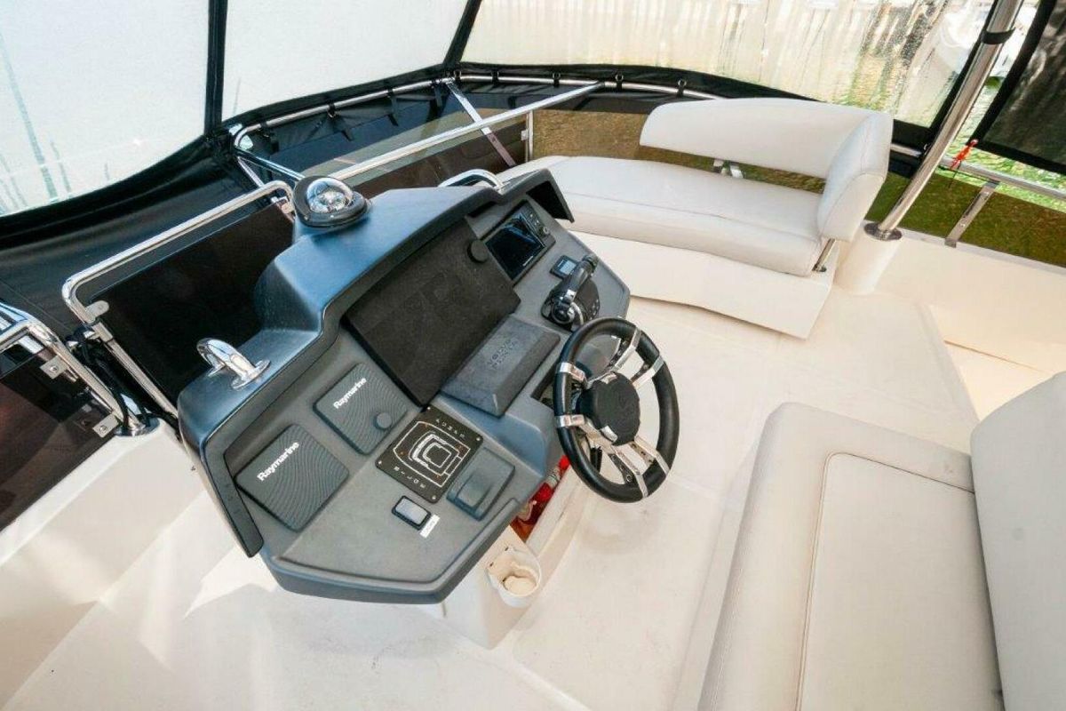 2018 Aquila 44 