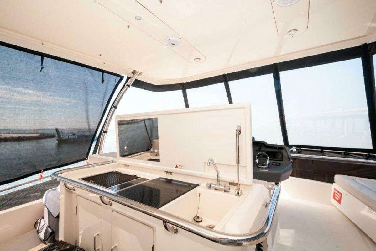 2018 Aquila 44 