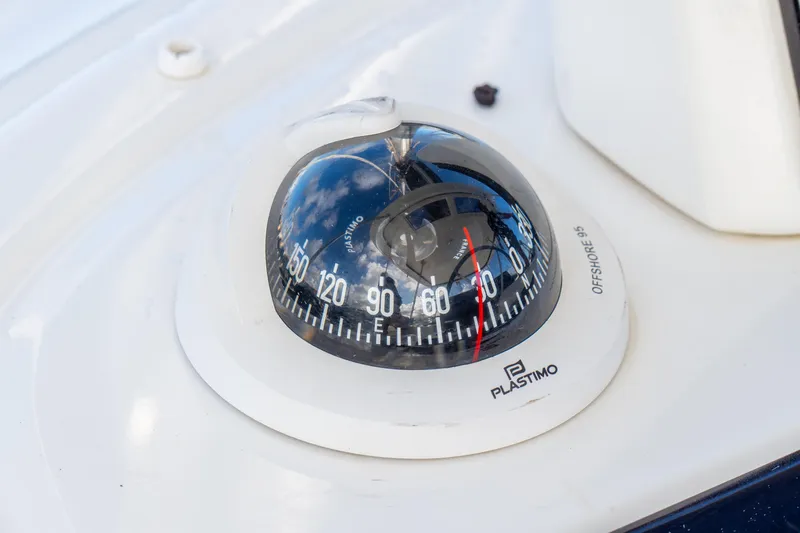 Dakiti Yacht Photos Pics Compass on 2023 Lagoon 46 yacht, featuring Plastimo Offshore 95 model.