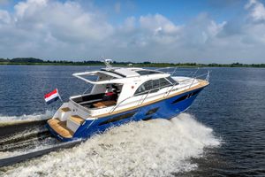 2021 Marex 310 Sun Cruiser