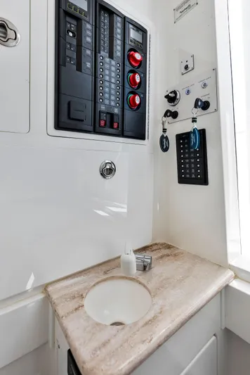 Valkyrie Yacht Photos Pics Main Distribution Panel