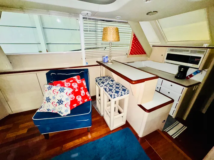 Ten To Eight Yacht Photos Pics 