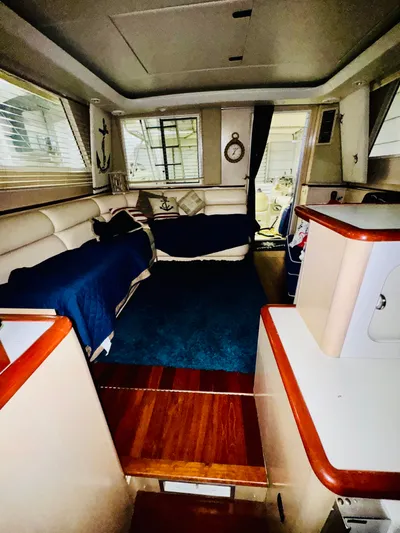 Ten To Eight Yacht Photos Pics 