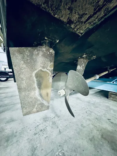 Ten To Eight Yacht Photos Pics 