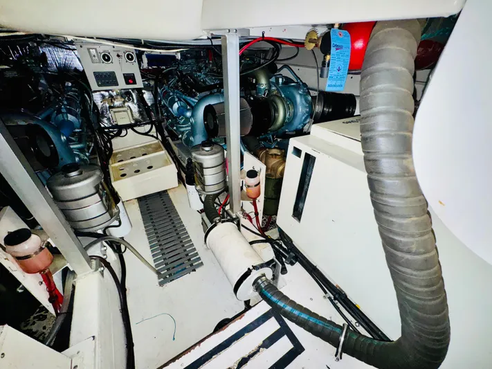 Ten To Eight Yacht Photos Pics 