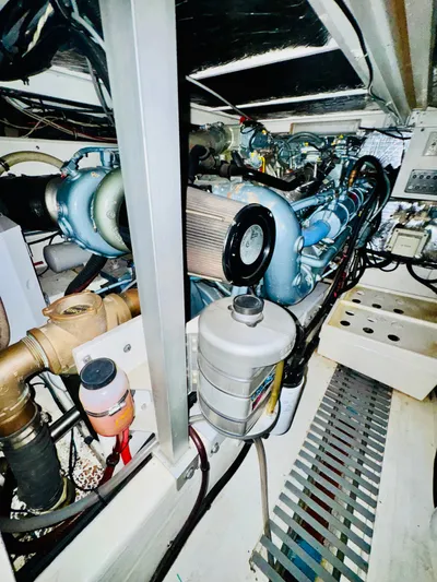 Ten To Eight Yacht Photos Pics 