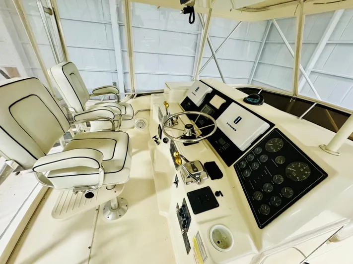 Ten To Eight Yacht Photos Pics 