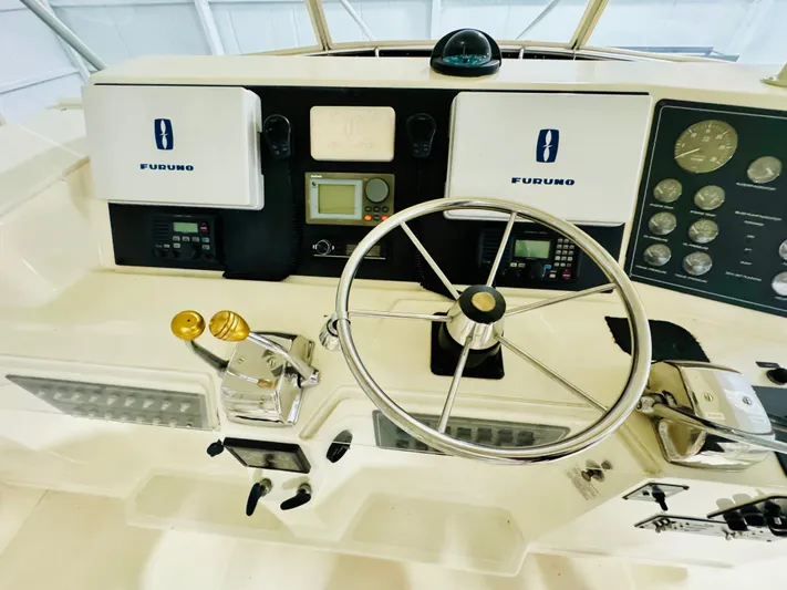 Ten To Eight Yacht Photos Pics 