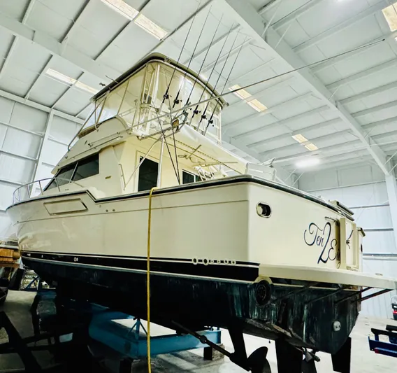 Ten To Eight Yacht Photos Pics 