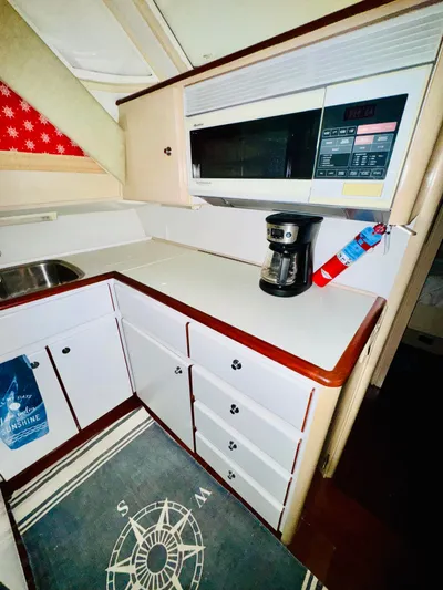 Ten To Eight Yacht Photos Pics 