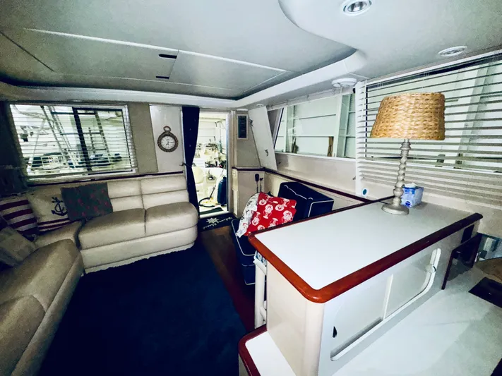 Ten To Eight Yacht Photos Pics 