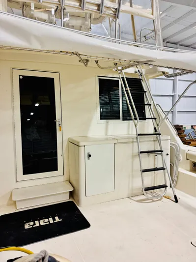 Ten To Eight Yacht Photos Pics 