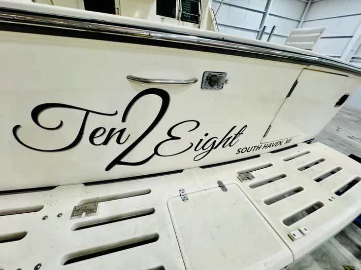 Ten To Eight Yacht Photos Pics 