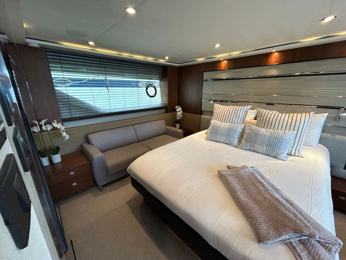 2014 Princess 72 