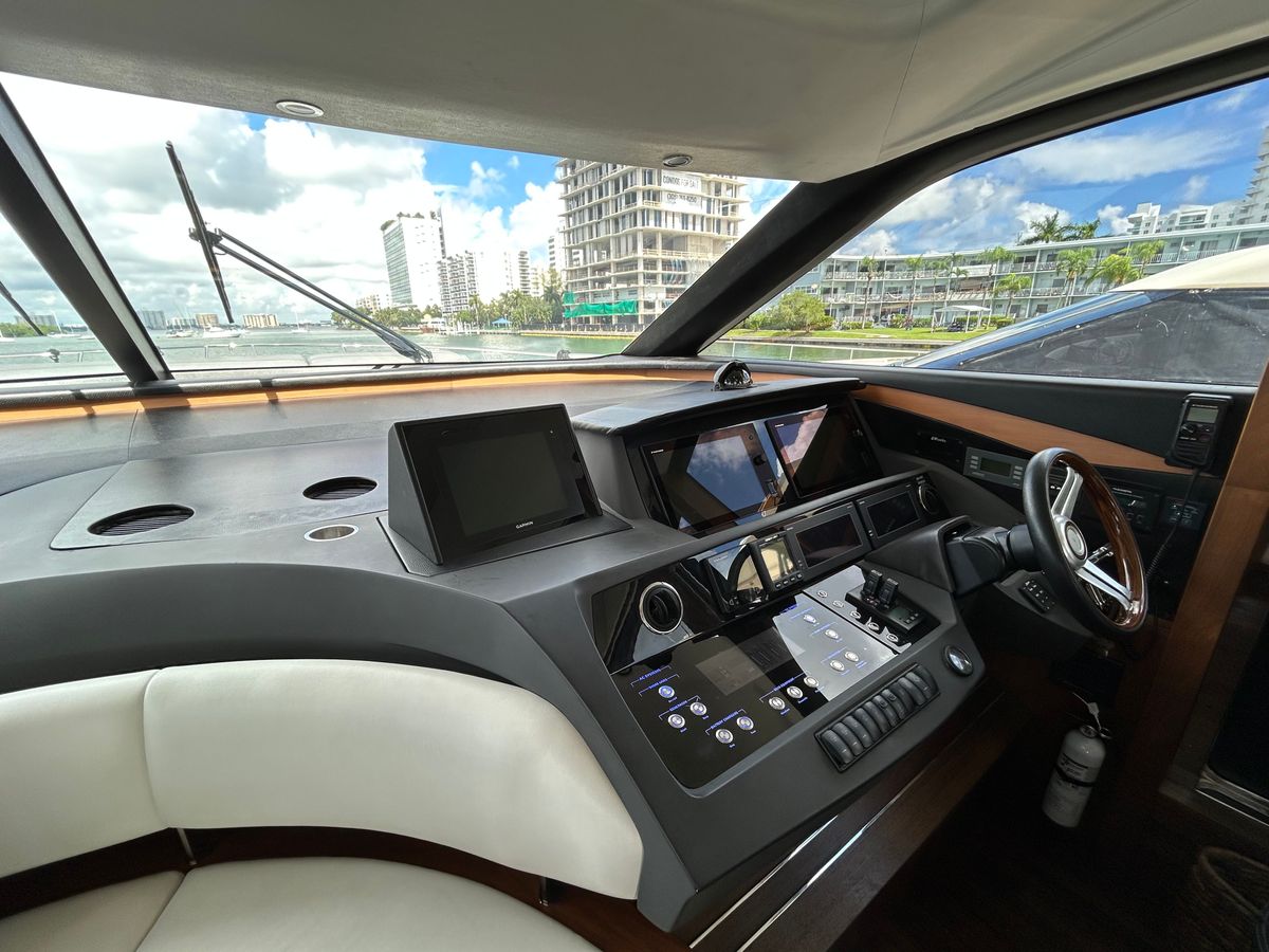 2014 Princess 72 