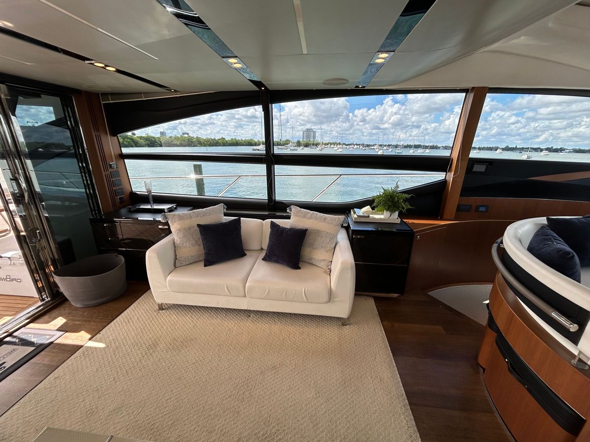 2014 Princess 72 