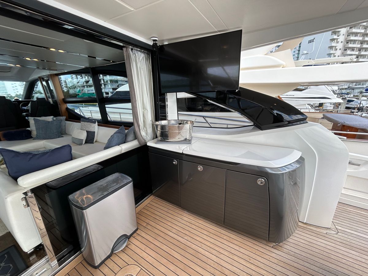 2014 Princess 72 