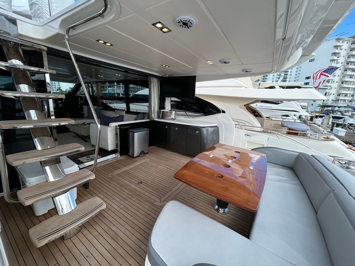 2014 Princess 72 