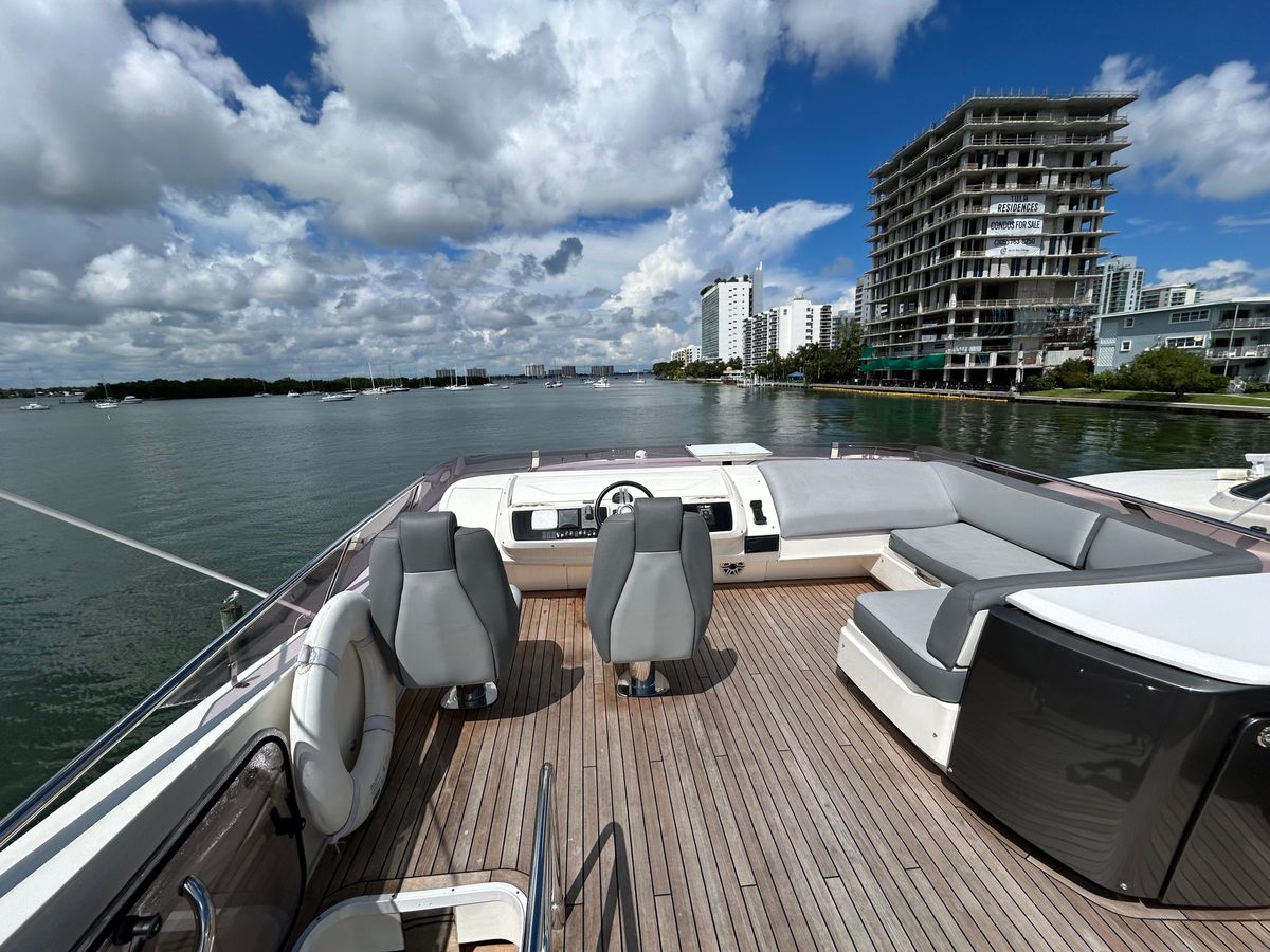 2014 Princess 72 
