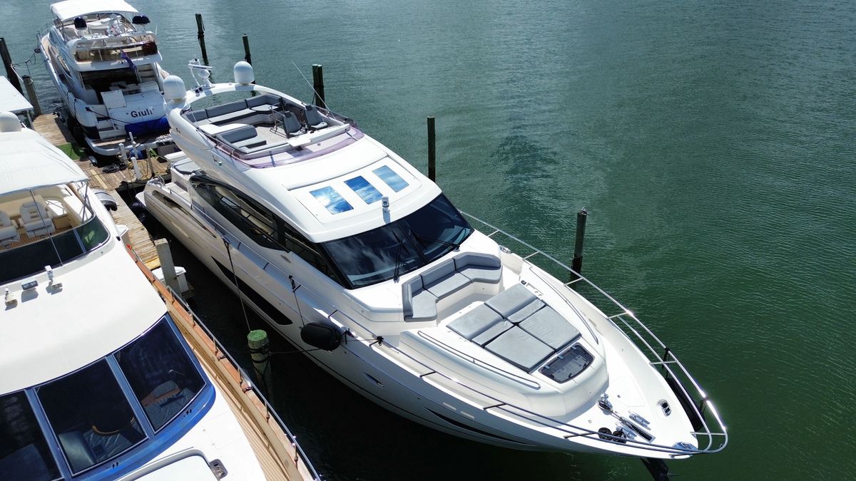 2014 Princess 72 