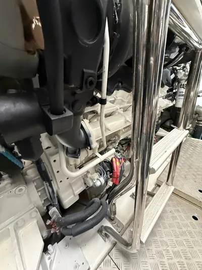 Snowbird Yacht Photos Pics Engine room of Princess S72 yacht, year 2014.