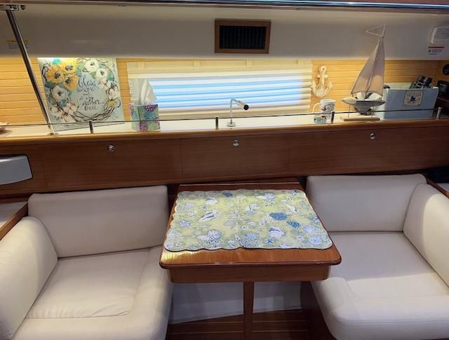 2022 Catalina 42 