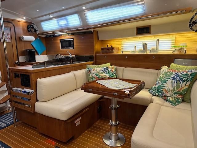 2022 Catalina 42 
