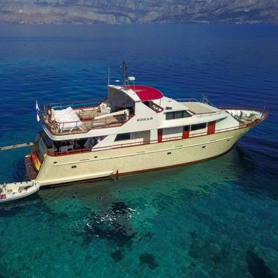 Yacht