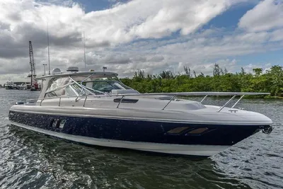 Intrepid 430 Sport Yacht