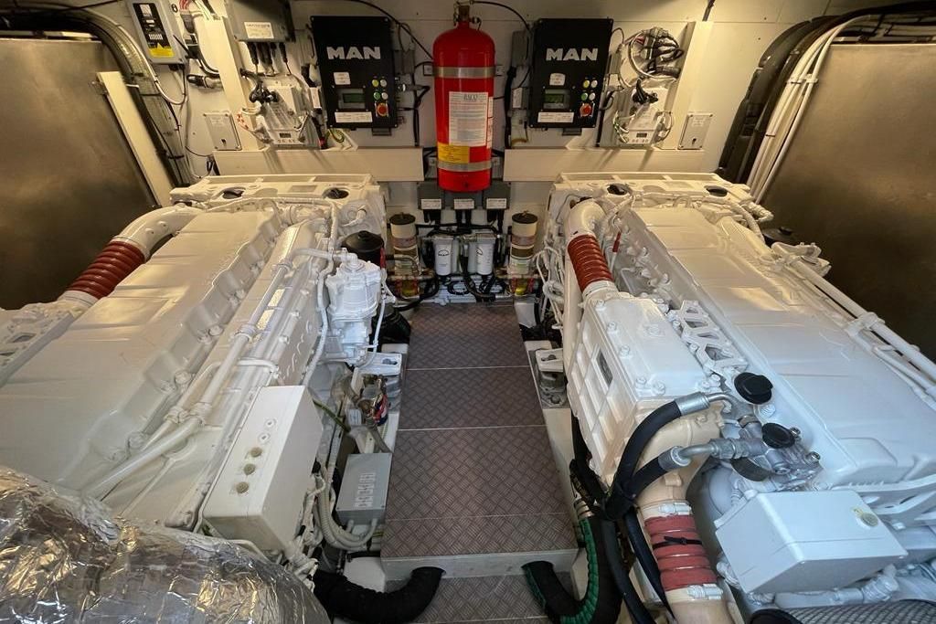 2017 Ferretti Yachts 55 