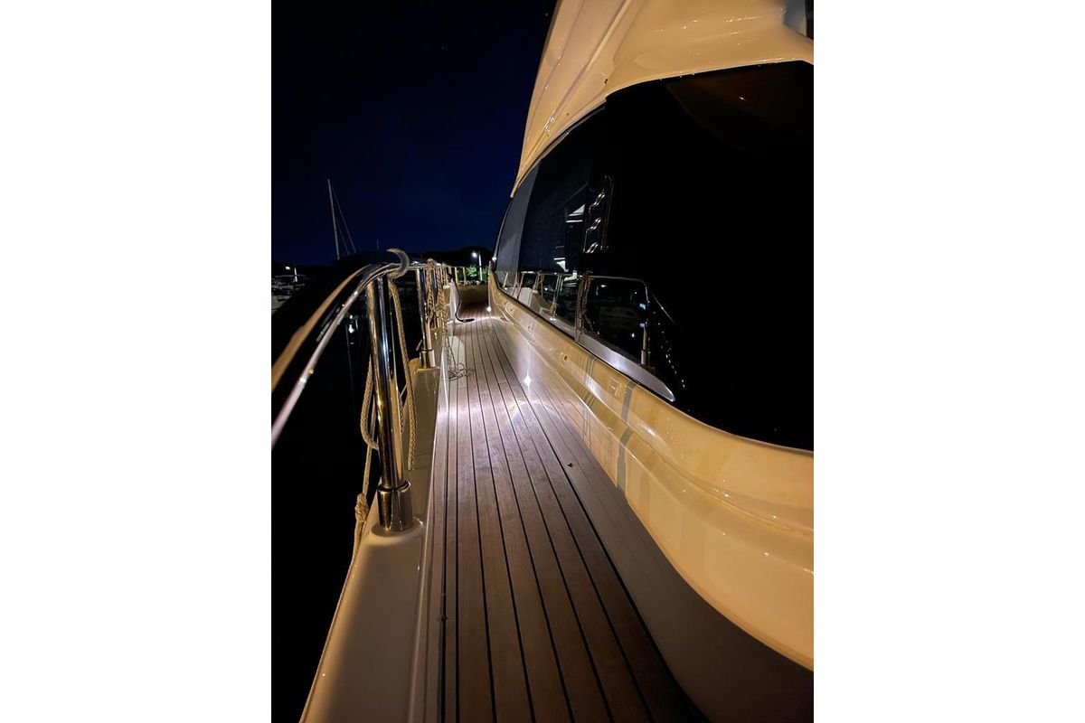 2017 Ferretti Yachts 55 