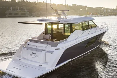 Tiara Yachts 49 COUPE
