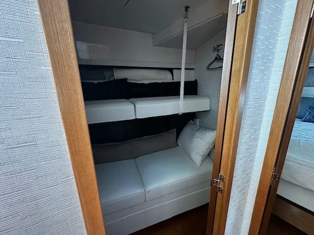  Yacht Photos Pics 2022 TIARA YACHTS 49 COUPE - Image 44