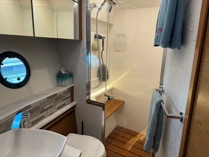  Yacht Photos Pics 2022 TIARA YACHTS 49 COUPE - Image 50