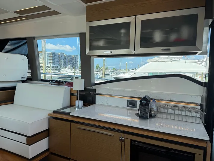  Yacht Photos Pics 2022 TIARA YACHTS 49 COUPE - Image 16