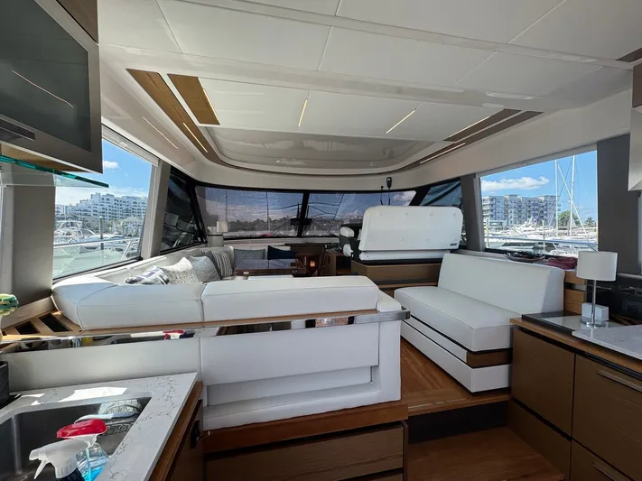  Yacht Photos Pics 2022 TIARA YACHTS 49 COUPE - Image 7