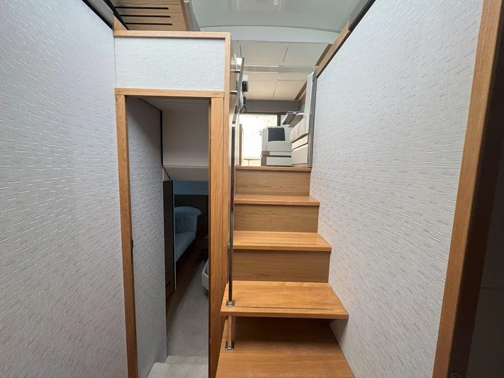  Yacht Photos Pics 2022 TIARA YACHTS 49 COUPE - Image 28