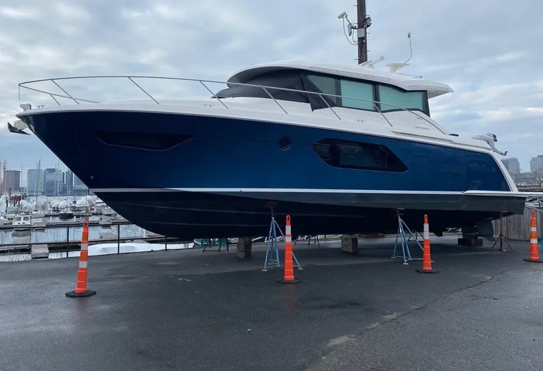  Yacht Photos Pics 2022 Tiara Yachts 49 Coupe - Image 3