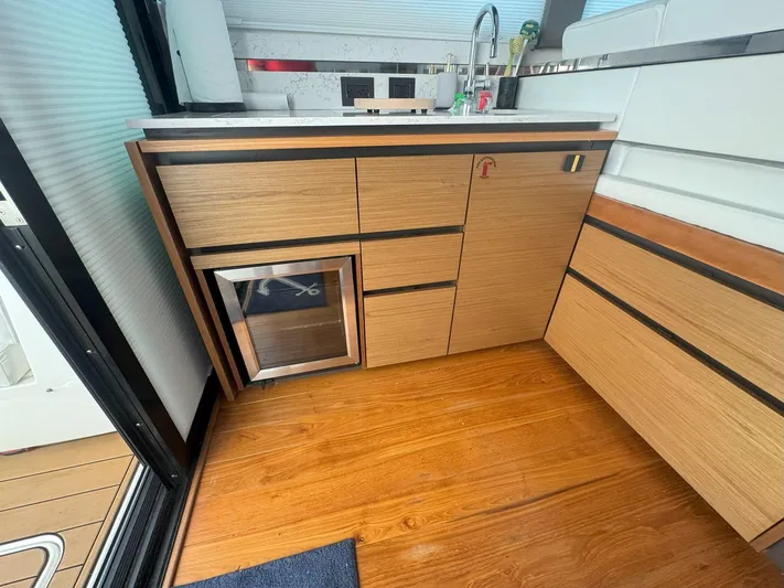  Yacht Photos Pics 2022 TIARA YACHTS 49 COUPE - Image 18